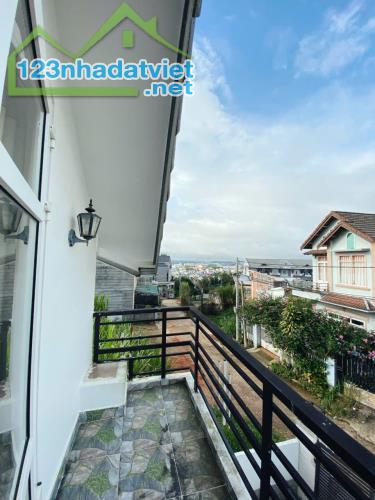 BÁN VILLA ĐỒI THÔNG TIN PHƯỜNG 8 ĐÀ LẠT - Ô TÔ ĐẬU TRONG SÂN  - 9.5 TỶ - 1