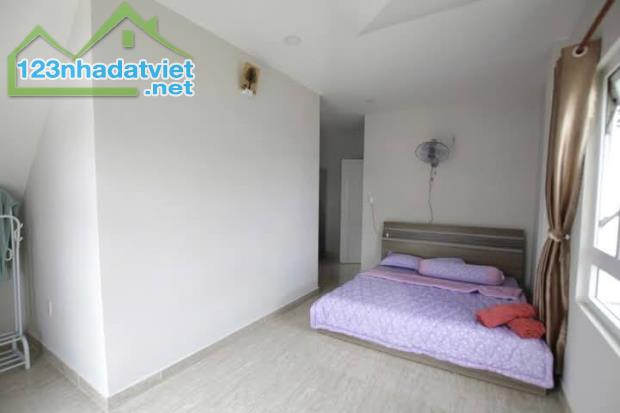 BÁN VILLA ĐỒI THÔNG TIN PHƯỜNG 8 ĐÀ LẠT - Ô TÔ ĐẬU TRONG SÂN  - 9.5 TỶ - 3