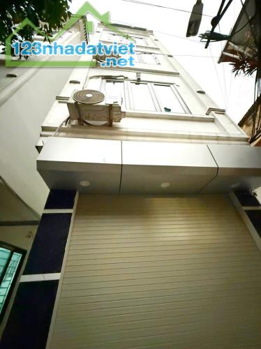 Nhà Đẹp Lô Góc Xây Độc Lập, 3 Mặt Thoáng Phố Phú Lương, 33m2 5 Tầng Full Nội Thất Giá 5 Tỷ
