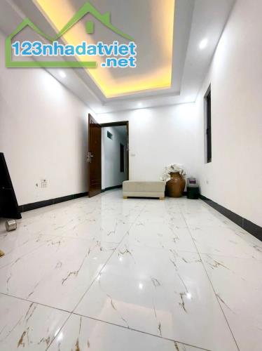Nhà Đẹp Lô Góc Xây Độc Lập, 3 Mặt Thoáng Phố Phú Lương, 33m2 5 Tầng Full Nội Thất Giá 5 Tỷ - 5