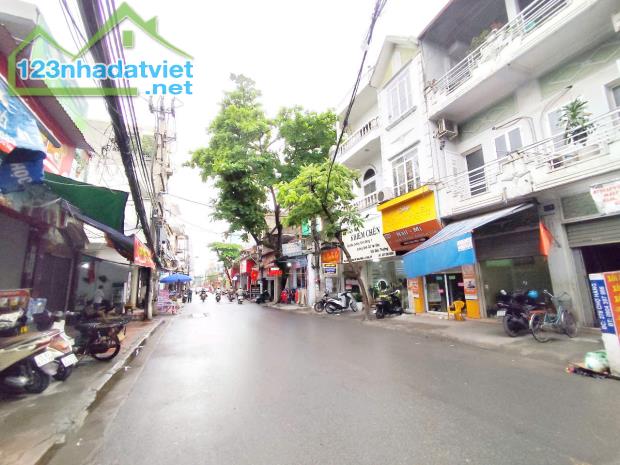Đất mặt đường Chợ Hàng Mới vị trí siêu đẹp, Lô góc, 69m, Giá 8.98 tỉ - 2
