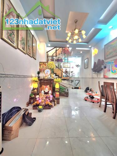 Bán Nhà Đẹp Quận 7,Ngay Marketing Đ.Tân Mỹ ,4 Lầu 6Pn ,Chỉ Nhĩnh 4 Tỷ(TL)