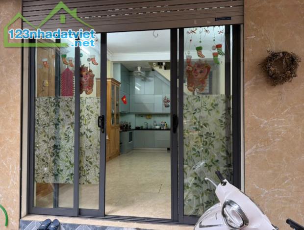 CHÍNH CHỦ CẦN CHO THUÊ CĂN NHÀ TẠI SỐ 2 NGÕ 94 - PHỐ Ô CHỢ DỪA - QUẬN ĐỐNG ĐA - TP HÀ NỘI