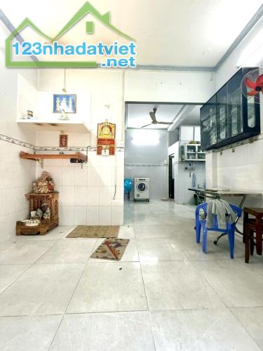 Bán nhà đẹp giá rẻ Q8 gần mặt tiền dưới 4 tỷ 58 không lộ giới, không quy hoạch 4 tầng đúc - 3