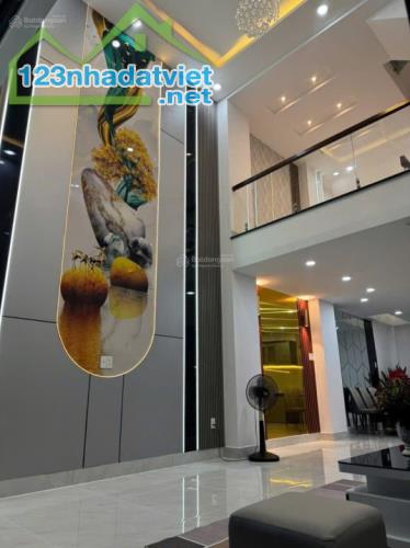 Nhà 4 lầu siêu đẹp, 5pn! Full nt xịn xò! Xe hơi ngủ trong nhà, Vị trí đẹp tuyệt! - 1