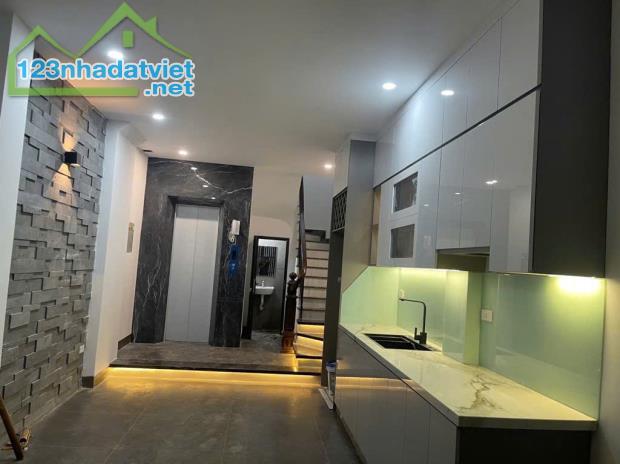 SIÊU PHẨM NHÀ TỨ LIÊN - Ô TÔ ĐỖ CỬA - 6 TẦNG THANG MÁY, KHU VƯC CHO TÂY THUÊ 46M GIÁ 13.6 - 3