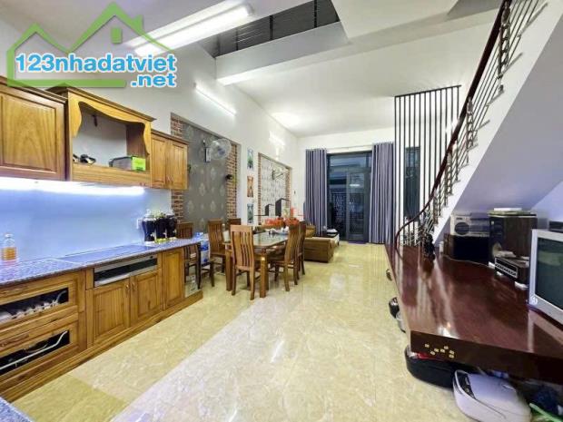 Nhà Mê đẹp, để lại nội thất: Hẻm Đỗ Xuân Hợp 👉3 tỷ 850. - 2
