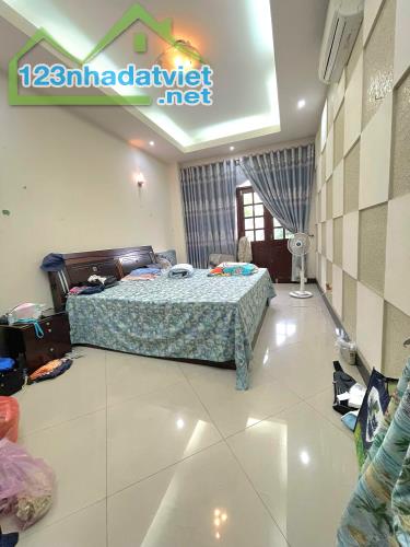 BIỆT THỰ TÊN LỬA 10 X 20M- 4 TẦNG - ĐƯỜNG 10M - GIÁ 22.6 TỶ