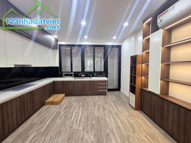 Bán #Nhà mặt phố Trần Đại Nghĩa - Phố Vọng  35m 5 Tầng - SĐCC. Chỉ hơn 11 tỷ