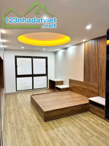BÁN NHÀ ĐỨC DIỄN 35M2X5T,LÔ GÓC,Ô TÔ TRÁNH, BÃI XE Ô TÔ CÁCH NHÀ 100M,7 TỶ - 2