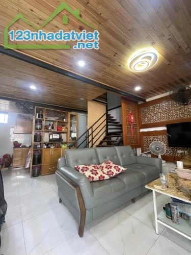NHÀ MẶT NGÕ THÔNG - Ô TÔ TRÁNH - HAI THOÁNG TRƯỚC SAU - 1