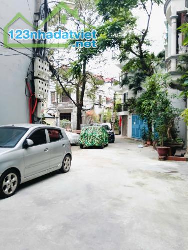 CẦN BÁN GẤP NHÀ  PHỐ TRẠM , NGÕ NÔNG, CÁCH 10M Ô TÔ ĐỖ NGÀY ĐÊM 5  TẦNG, 40M ,NHỈNH 6TỶ