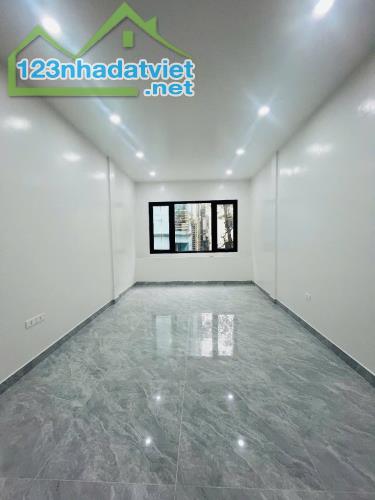 Bán nhà Nguyễn Trãi Thanh Xuân, 63m 6 tầng mặt tiền 3.7m , Thang máy, kinh doanh, ô ttránh - 1