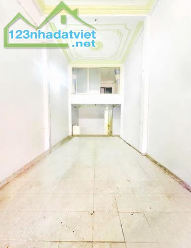 Mặt tiền Âu Cơ, P.14, Tân Bình, DT: 4.2 X 27m, 4 tầng, giảm 1 tỷ còn 19 tỷ. - 1