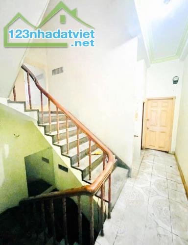 Mặt tiền Âu Cơ, P.14, Tân Bình, DT: 4.2 X 27m, 4 tầng, giảm 1 tỷ còn 19 tỷ. - 2