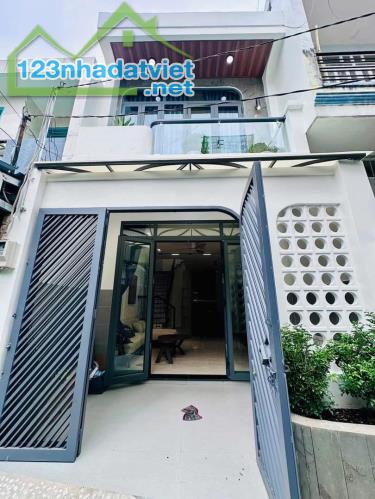 Gấp bán, giảm hẳn 500tr! Chỉ 3.xx tỷ Nhà mới đẹp, ở ngay Bùi Quang Là, Gò Vấp - 50m2 - 4