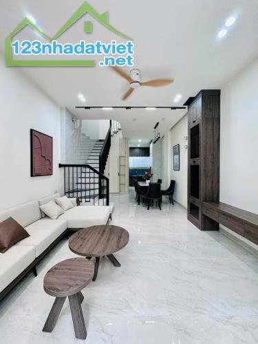 Gấp bán, giảm hẳn 500tr! Chỉ 3.xx tỷ Nhà mới đẹp, ở ngay Bùi Quang Là, Gò Vấp - 50m2 - 3