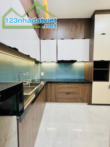 Gấp bán, giảm hẳn 500tr! Chỉ 3.xx tỷ Nhà mới đẹp, ở ngay Bùi Quang Là, Gò Vấp - 50m2 - 2