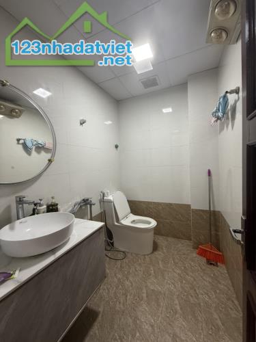 Bán nhà Nguyễn Viết Xuân phân lô quân đội nhà đẹp 2 thoáng nội thất xịn 45m giá 11.5 tỷ ( - 4