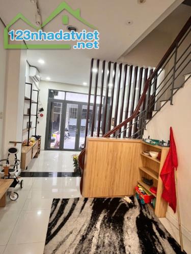 Chính chủ cho thuê nhà mặt tiền đường Hoa Huệ, khu Phan Xích Long, Q. Phú Nhuận, TPHCM. - 2
