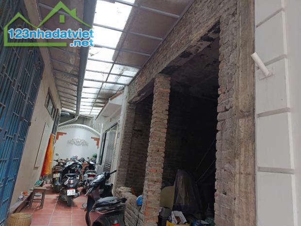 Bán nhà Phạm Văn Đồng, Bắc Từ Liêm, 37m2, 4 tầng, mặt tiền 4.35m, giá 5.5 tỷ