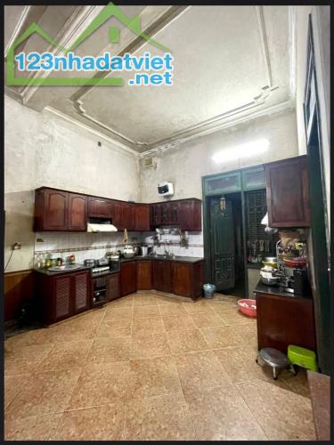 Cần bán nhà cự Lộc lô góc mặt ngõ kinh doanh. - 5