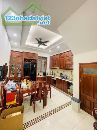 Bán nhà Nguyễn Tuân, Thanh Xuân. 55m2 x 5 Tầng. PHÂN LÔ. Ô TÔ TRÁNH. SÁT PHỐ. Hơn 21 Tỷ. - 2