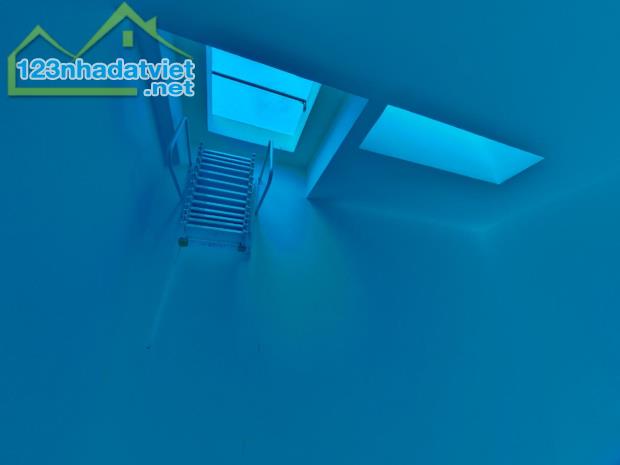 NHÀ 3 TẦNG, ĐƯỜNG XE TẢI THẲNG 1 TRỤC NGAY LONG THẠNH MỸ Q9, 66M2, GIÁ CHỈ 5.6 TỶ. - 3