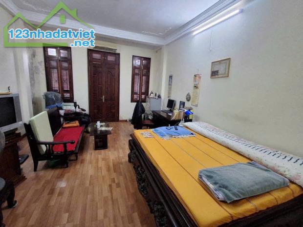 PHÁO ĐÀI LÁNG - PHÂN LÔ VỈA HÈ - 2 MẶT THOÁNG MỞ CỬA - KINH DOANH ĐỈNH - 50M² NHỎ 24 TỈ - 5