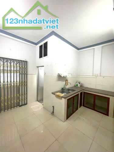 NHÀ ĐẸP GV - GIÁP NGÃ 4 QUANG TRUNG & PHAN HUY ÍCH - HXH SÁT NHÀ - 2 MT TRƯỚC SAU - 40M² - - 2
