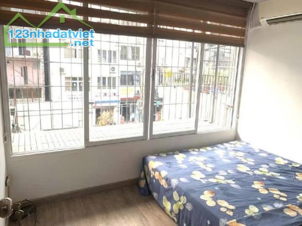 Cho thuê căn hộ tập thể tầng 3 Kim Liên Đống Đa 55m,  2 ngủ, giá 7tr/tháng