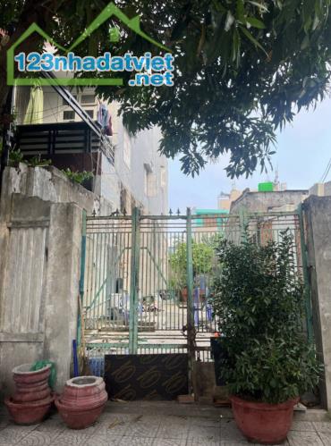 Lô đất đường Trần Duy Chiến . Diện tích : 121m , ngang 4m5 . Sổ vuông vức