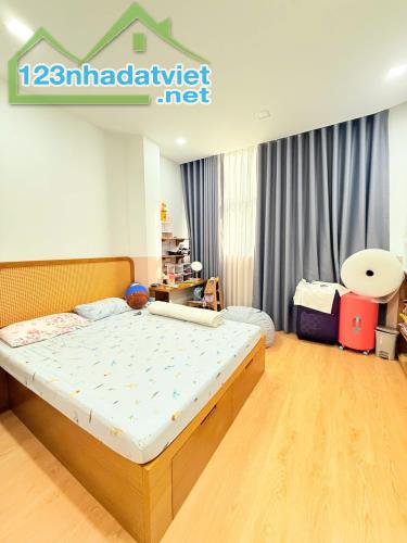 HÀNG HIẾM DÀNH CHO KHÁCH VIP - QUẬN 10 - ĐƯỜNG 3 THÁNG 2 - NHÀ 5 TẤM - DT:56M2 - NHỈNH 15 - 5