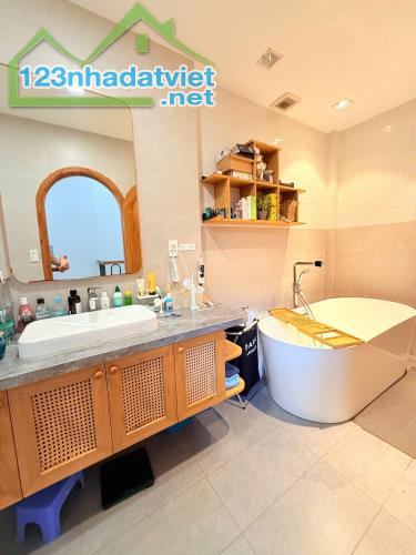 HÀNG HIẾM DÀNH CHO KHÁCH VIP - QUẬN 10 - ĐƯỜNG 3 THÁNG 2 - NHÀ 5 TẤM - DT:56M2 - NHỈNH 15 - 1