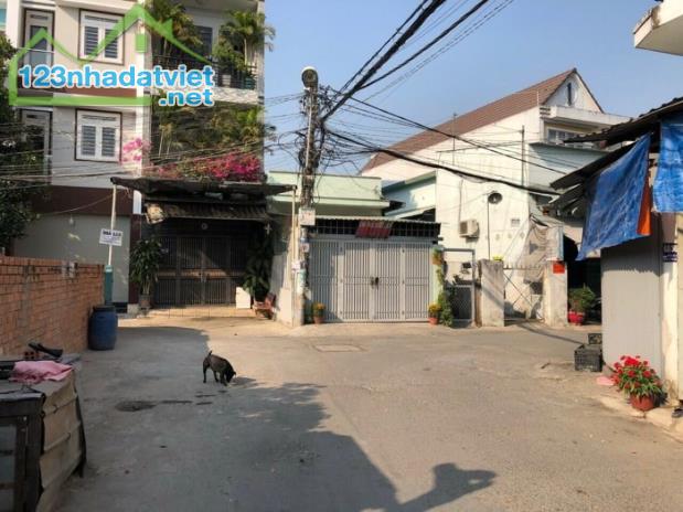 BÁN LÔ ĐẤT HẺM RỘNG, XE HƠI QUAY ĐẦU DỄ DÀNG Ở TRẦN THỊ CỜ, Q12, 68M2, NHỈNH 3 TỶ