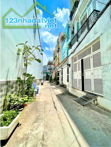 Căn Hộ Dịch Vụ- 11 Phòng Khép Kín, Hẻm Xe Hơi- Trung Tâm Bình Thạnh, 4 x 18m- Hơn 9x Tỷ - 2