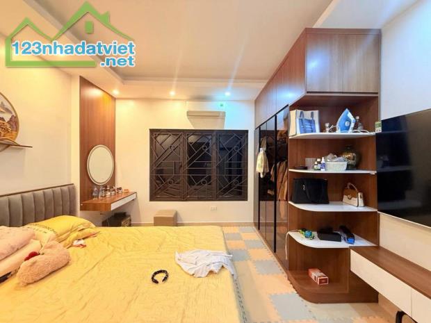 🏡Mỹ  Đình Ngõ To ôtô Chạy Ung Dung Tổng 38m 5 Tầng Hơn 8 Tỷ Một Chút Là Có Liền 🏡 -👍vừa