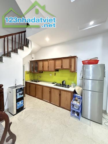 Bán nhà Triều Khúc 30m² x 5 tầng, lô góc 2 thoáng, cách ô tô 10m, giá 6 tỷ - 2