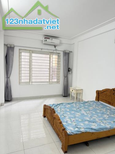 Bán nhà Triều Khúc 30m² x 5 tầng, lô góc 2 thoáng, cách ô tô 10m, giá 6 tỷ - 4
