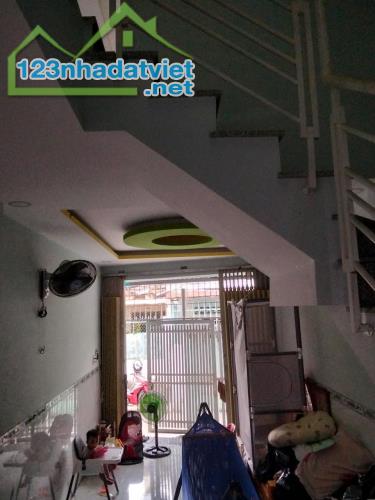 Bán 2 căn nhà xây riêng biệt ( theo bản vẽ). Mỗi căn 3 tầng, dt 77m giá 3 tỷ 500 - 3