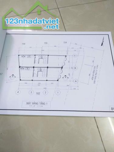 Bán 2 căn nhà xây riêng biệt ( theo bản vẽ). Mỗi căn 3 tầng, dt 77m giá 3 tỷ 500 - 5