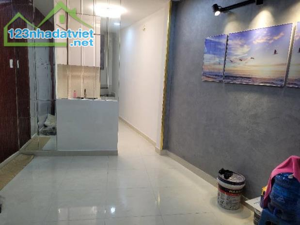 Ô TÔ TỚI CỬA NHÀ - NHÀ NHỎ XINH - CÒN MỚI VÀO Ở NGAY - 1