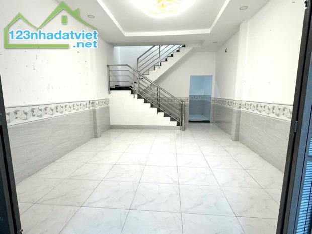 NHÀ BÁN - GẦN NGÃ 4 QUANG TRUNG & PHẠM VĂN CHIÊU GV - DT 55M² - 2 TẦNG LẦU CHỈ HƠN 4 TỶ  +