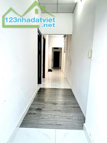 NHÀ BÁN - GẦN NGÃ 4 QUANG TRUNG & PHẠM VĂN CHIÊU GV - DT 55M² - 2 TẦNG LẦU CHỈ HƠN 4 TỶ  + - 5