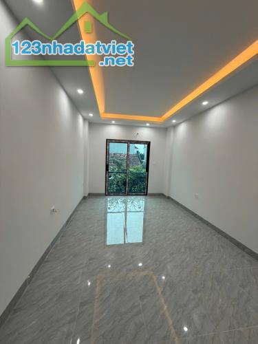 NHÀ ĐẸP LIÊN MẠC 30M2 - XÂY DỰNG TÂM HUYẾT - VỊ TRÍ TIỆN ÍCH - 2