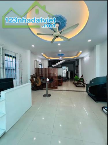 SÁT MẶT TIỀN NGUYỄN THỊ THẬP Q7- DT 100m2 . C.H.Ỉ. 12.5 T.Ỉ Alo Em Tâm Nhà Đẹp - 1