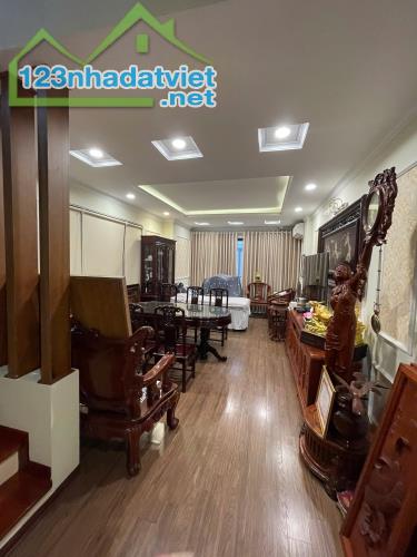 Duy nhất! Một căn lô góc 53m2x6T thang máy, tọa lạc vị trí trung tâm phố Ngọc Hà, Ba Đình. - 2