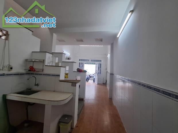 Nhà An Dương Vương .Phường 16 Q8 . DT 3.7 x17m đất 68m2 Hẻm xe tải .3PN vào ở ngay . - 4