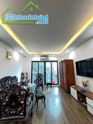 Giảm 300tr Chủ Cần bán nhà gấp phố Trịnh Đình Cửu 39m 6 tầng 3.8mt  8.6Tỷ  lô góc ô tô kin - 1