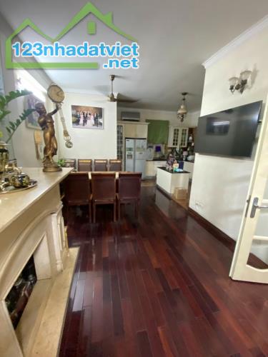 Bán nhà Tây Hồ mặt phố Trích Sài 60m 5t mt 6m 64 tỷ ô tô tránh view Hồ Tây lô góc thoáng - 1